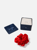 Большая шелковая резинка для волос LOVE